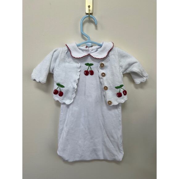 Little English sweater and gown set, size 0-3 months - Picture 1 of 7